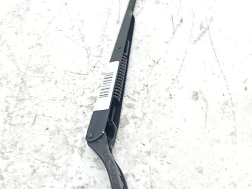 Used Front windshield wiper arm Front windshield wiper arm 38990234 38990234