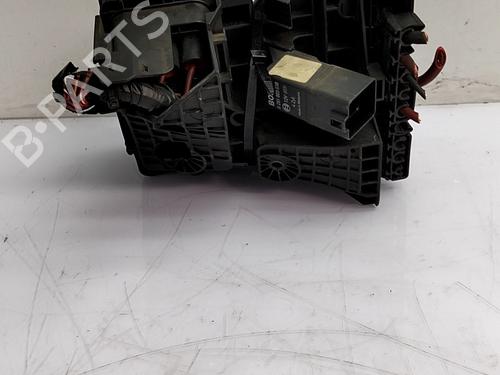 Fuse box SKODA SUPERB II (3T4) 2.0 TDI | BP33769043E1 - Image 2