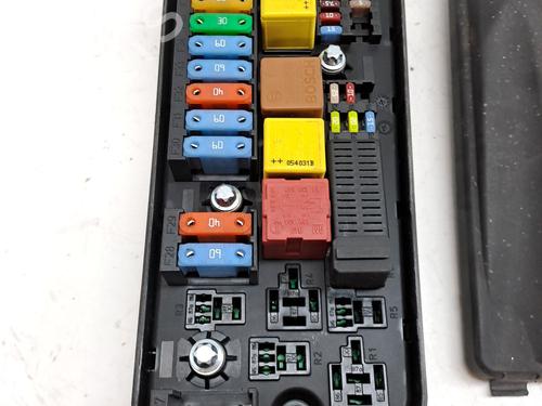 Fuse box OPEL VECTRA C GTS (Z02) 1.9 CDTI (F68) | BP23367569E1 