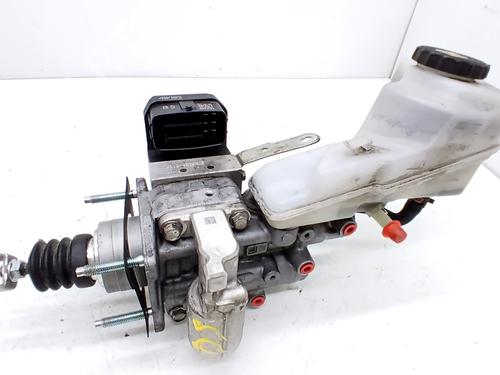 Used Brake master cylinder Brake master cylinder TOYOTA COROLLA Estate (_E21_) 1.8 Hybrid (ZWE211W) (122 hp) 33763489 33763489