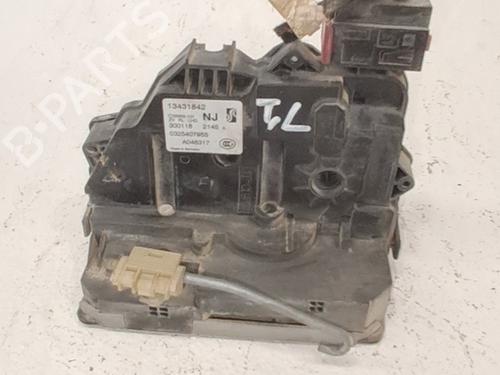 Venstre bak lås Venstre bak lås OPEL CORSA E (X15) 1.4 (08, 68) (90 hp) 37224077 37224077