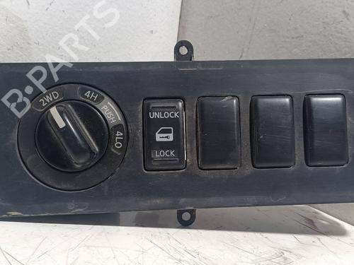 Used Switch NISSAN NAVARA NP300 (D40) 2.5 dCi 4WD (171 hp) 26538075