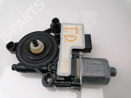 Used Right rear window motor VW POLO VI (AW1, BZ1, AE1) 1.0 TSI (95 hp) 23405596