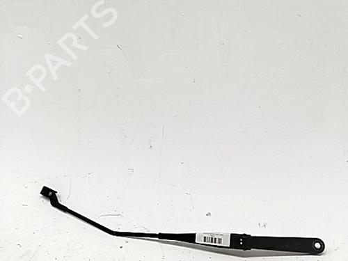 Used Front windshield wiper arm FORD FIESTA VI (CB1, CCN) 1.6 TDCi (95 hp) 30846313