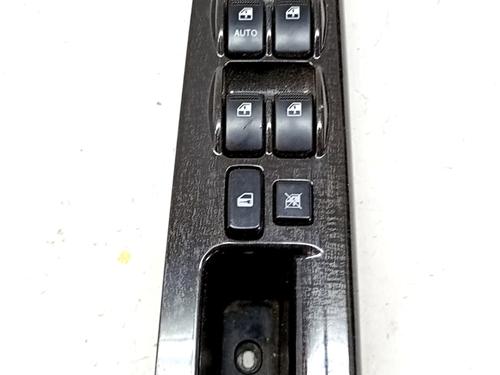 BP32105158I27 main image