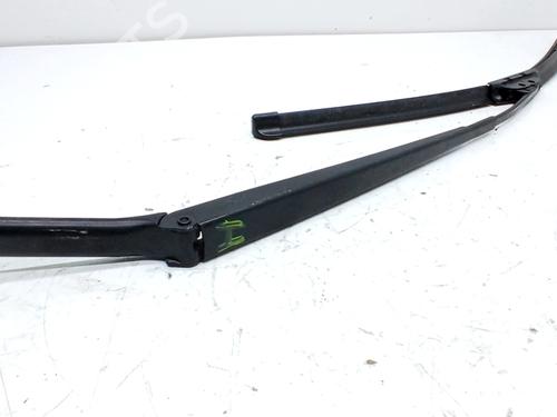 front-windshield-wiper-arm-audi-a6-c5-4b2-4b4-1997-1998-1999-2000-2001-2002-2003-2004-2005-32696576 main image