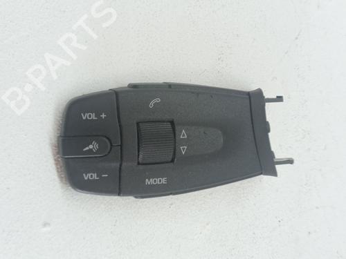 Used Switch SEAT IBIZA IV (6J5, 6P1) 1.6 TDI (90 hp) 24736321