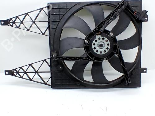 Koelventilatormotor VW POLO IV (9N_, 9A_) 1.4 TDI (70 hp) 32106891
