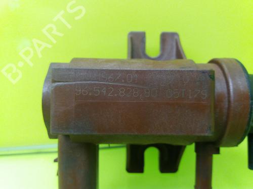 Used Electronic sensor PEUGEOT 407 (6D_) 2.0 HDi 135 (6DRHRH, 6DRHRE, 6DRHRG, 6DRHRJ) (136 hp) 23651053