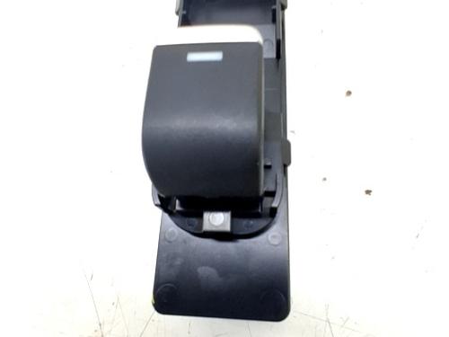 Interrupteur de vitre avant droite MAZDA 6 Saloon (GJ, GL) 2.2 D (GJ2FP) | BP30772261I26