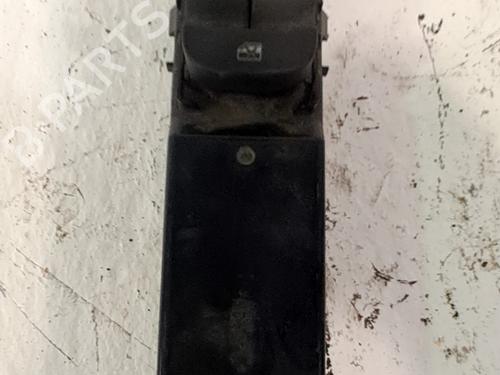Used Left front window switch Left front window switch SAAB 9-3 (YS3F, E79, D79, D75) 1.9 TTiD (180 hp) 33772252 33772252