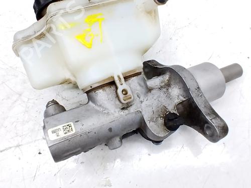 Used Brake master cylinder Brake master cylinder VW CADDY IV Box Body/MPV (SAA, SAH) 2.0 TDI (75 hp) 33772141 33772141