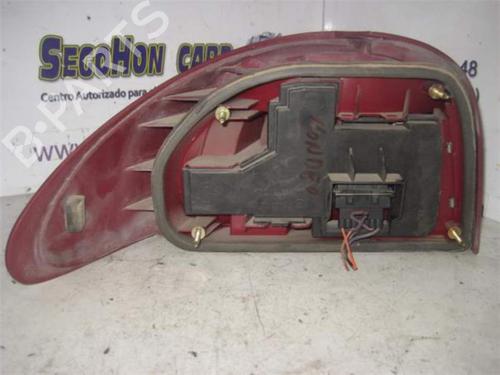 Used Right taillight FORD MONDEO II (BAP) 1.8 TD (90 hp) 25915530