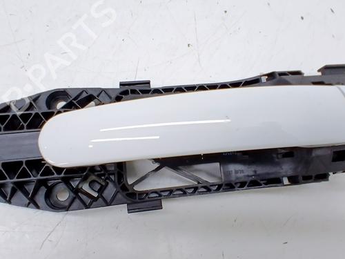 Venstre bagtil udvendigt håndtag Venstre bagtil udvendigt håndtag VW TIGUAN (5N_) 2.0 TDI (110 hp) 34154133 34154133