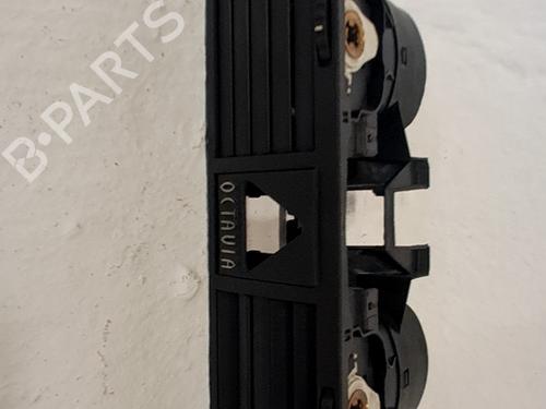 Used Air vent Air vent RENAULT MASTER II Van (FD) 2.5 dCi 120 (FD0M, FD0U, FD0W, FD2M, FD2W, FD3M, FD3U,... (115 hp) 34716539 34716539