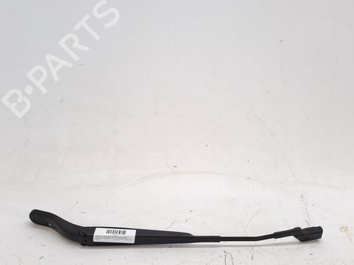 Used Front windshield wiper arm PEUGEOT 2008 II (UD_, US_, UY_, UJ_, UR_, UC_) 1.2 PureTech 100 (USHNK) (101 hp) 27668768