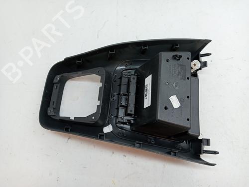 Used Armrest / Center console VW TIGUAN (5N_) 2.0 TDI (140 hp) 23357775