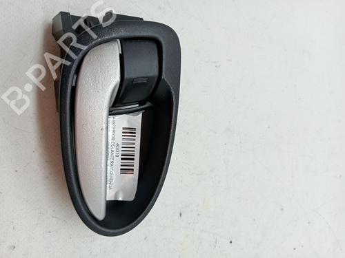 Used Front left interior door handle TOYOTA YARIS (_P9_) 1.3 VVT-i (SCP90_, SCP90R) (87 hp) 23356049
