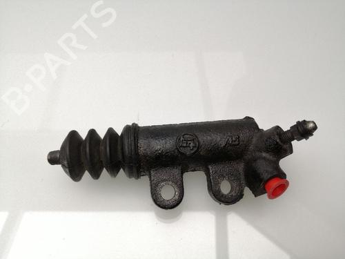 Used Clutch slave cylinder TOYOTA COROLLA (_E12_) 2.0 D-4D (CDE120R, CDE120L_) (110 hp) 23458315