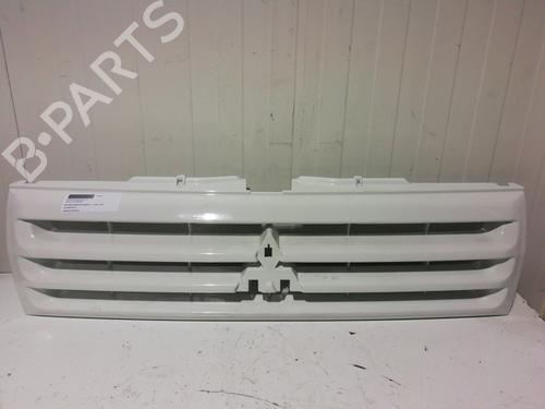 Used Grille MITSUBISHI PAJERO II (V3_W, V2_W, V4_W, V5_W) 2.5 TD 4WD (V24W) (99 hp) 25988999