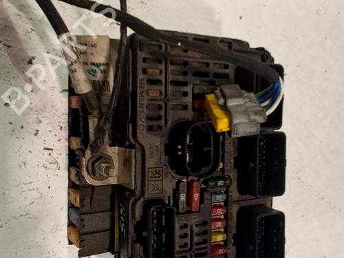 Used Fuse box Fuse box PEUGEOT 407 (6D_) 3.0 (6DXFVJ) (211 hp) 33767833 33767833