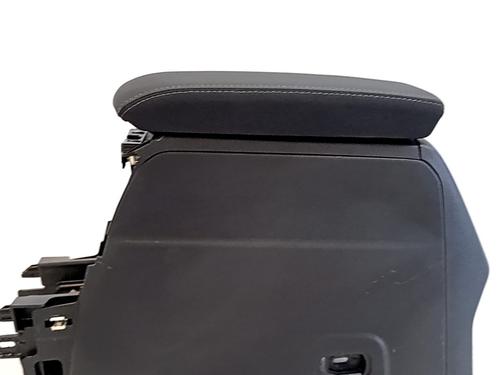 Apoio de Braço / Consola central Apoio de Braço / Consola central PEUGEOT 2008 II (UD_, US_, UY_, UJ_, UR_, UC_) 1.2 PureTech 100 (USHNK) (101 hp) 34005196 34005196