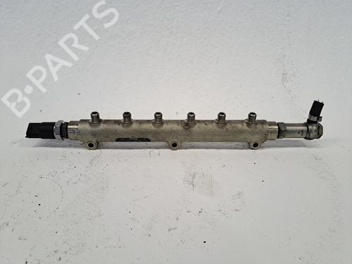 Used Injection rail VOLVO S60 I (384) 2.4 (170 hp) 30452200
