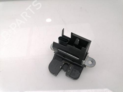 Used Tailgate lock VW GOLF VI (5K1) 2.0 TDI (110 hp) 25613765
