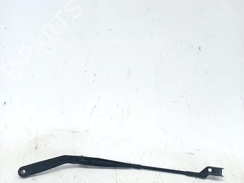 Used Front windshield wiper arm VW POLO IV (9N_, 9A_) 1.4 TDI (80 hp) 29558553