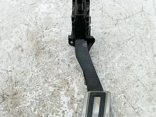 Used Pedal Pedal 37224277 37224277