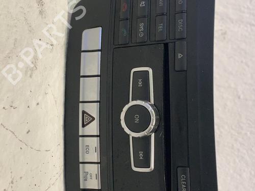 Used Radio Radio MERCEDES-BENZ C-CLASS (W204) C 200 CDI (204.001) (136 hp) 33766810 33766810