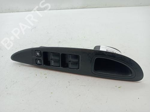 Used Left front window switch NISSAN PRIMERA (P12) 2.2 Di (126 hp) 23359323