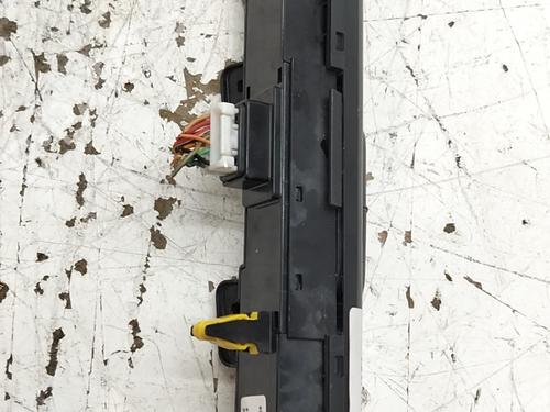 Warning switch KIA STONIC (YB) 1.0 T-GDi | BP38772071I22 - Image 3