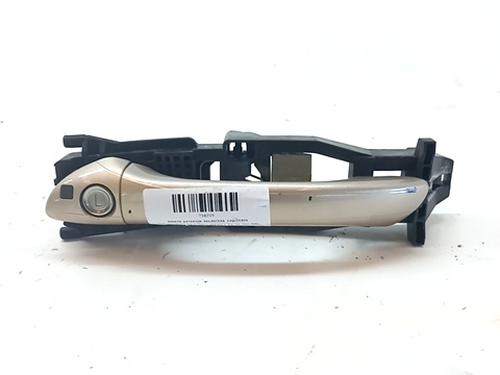 Używane Klamka zewnętrzna drzwi przednich lewych MERCEDES-BENZ E-CLASS (W211) E 270 CDI (211.016) (177 hp) 31035522