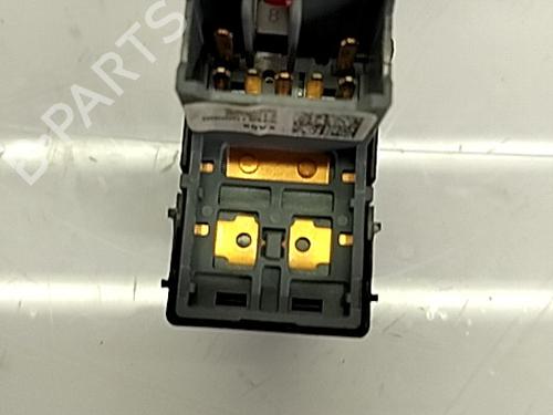 Used Right rear window switch HYUNDAI BAYON (BC3) 1.0 T-GDI (101 hp) 30050590