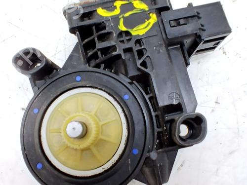 Used Right front window motor Right front window motor VW AMAROK (2HA, 2HB, S1B, S6B, S7A, S7B, AGD) 2.0 BiTDI (163 hp) 33771561 33771561