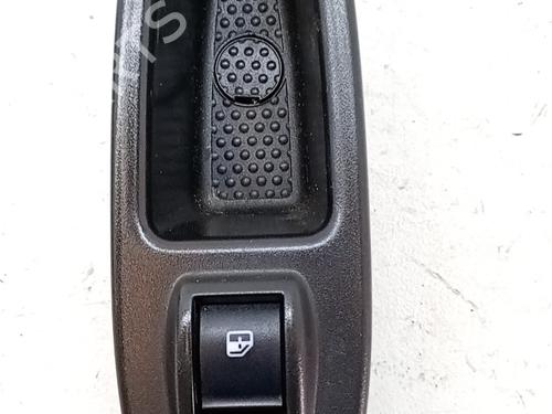 left-rear-window-switch-fiat-500l-351_-352_-2012-36036511 main image