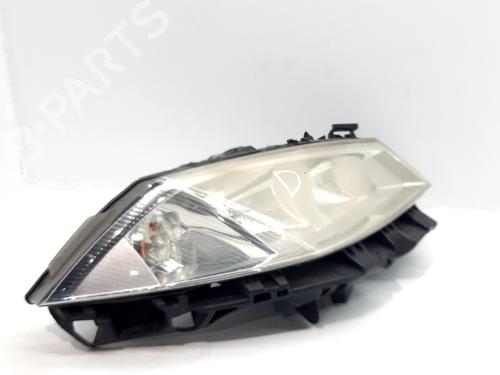 Used Right headlight RENAULT MEGANE II Saloon (LM0/1_) 1.6 (113 hp) 32281526