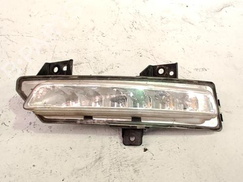 right-front-fog-light-renault-megane-iii-hatchback-bz01_-b3_-2008-33768032 main image