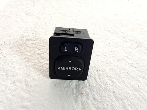 Used Mirror switch TOYOTA YARIS (_P13_) 1.5 Hybrid (NHP130_, NHP130) (101 hp) 30898372