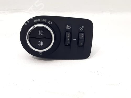 Forlygtekontakt OPEL CROSSLAND X / CROSSLAND (P17, P2QO) 1.2 (75) (110 hp) 31701011