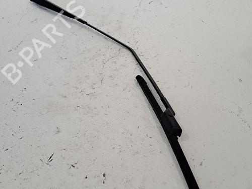 Used Front windshield wiper arm RENAULT CAPTUR II (HF_) TCe 140 (HFN0) (140 hp) 25834369