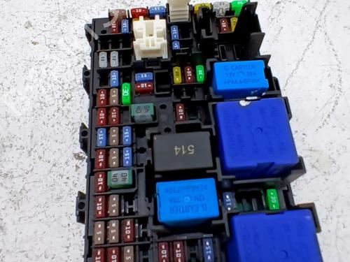 Used Fuse box Fuse box 39555567 39555567