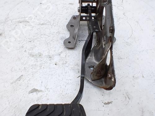 Pedal travão Pedal travão NISSAN QASHQAI II (J11, J11_) 1.6 dCi (130 hp) 39557820 39557820