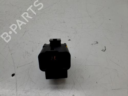 Used Right rear window switch MITSUBISHI MIRAGE / SPACE STAR VI Hatchback (A0_A) 1.2 (A03A) (80 hp) 29556229