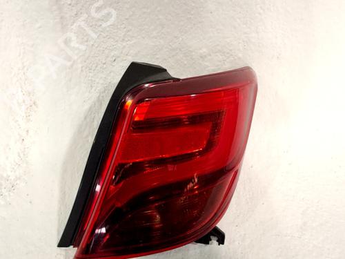 Used Right taillight TOYOTA YARIS (_P13_) 1.5 Hybrid (NHP130_, NHP130) (101 hp) 31210714