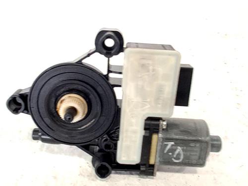 Used Right rear window motor Right rear window motor SEAT LEON (5F1) 1.5 TSI (150 hp) 33765211 33765211