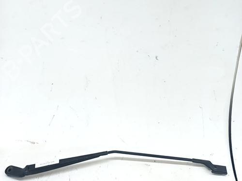 Used Front windshield wiper arm VW POLO IV (9N_, 9A_) 1.4 TDI (80 hp) 29558651