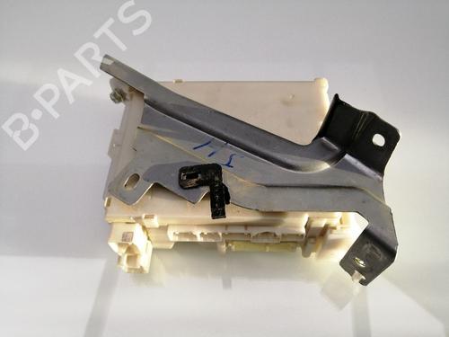 Fuse box TOYOTA HILUX VIII Pickup (_N1_) 2.4 D 4WD (GUN125_, GUN125R) | BP26315755E1 