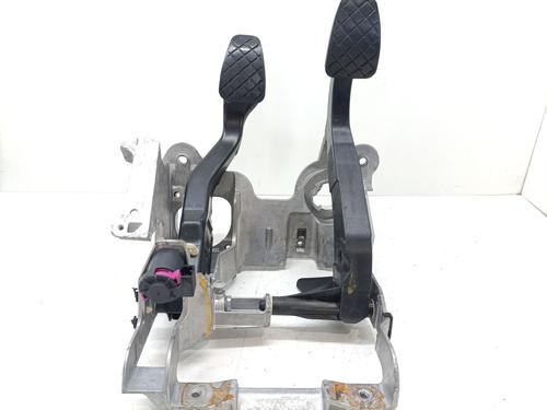 Used Clutch pedal AUDI Q5 (8RB) 2.0 TDI (150 hp) 29179470